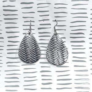 Faux leather pierced dangling earrings